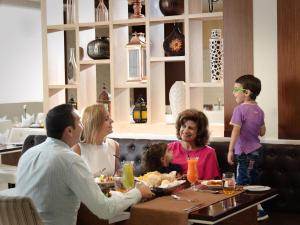 入住Two Seasons Hotel & Apartments的客人