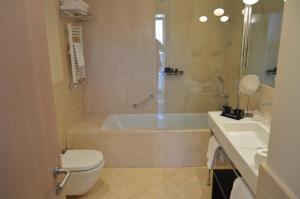 Ванная комната в Gran Hotel Sardinero
