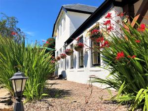 Gallery image of Glenmoriston Arms Hotel in Invermoriston