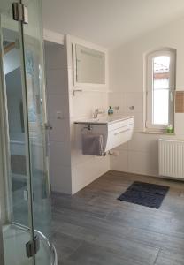 Ein Badezimmer in der Unterkunft Ferienwohnung "Burgblick"