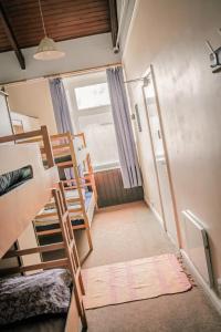 Postel nebo postele na pokoji v ubytování Kirkby Stephen Hostel