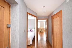 Knutsford Centre Luxury Apartments tesisinde bir banyo