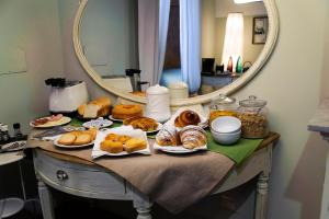 Jedlo v ubytovaní bed & breakfast alebo blízkom okolí