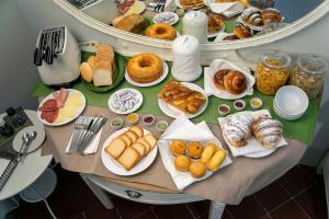 Jedlo v ubytovaní bed & breakfast alebo blízkom okolí