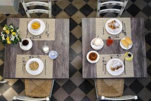Jedlo v ubytovaní bed & breakfast alebo blízkom okolí