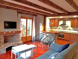 Kuchyňa alebo kuchynka v ubytovaní Apartamento dúplex Esterri d'Aneu