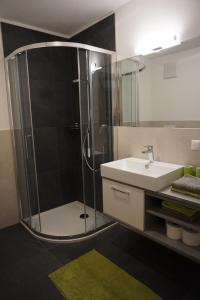 A bathroom at Klösterle 2018