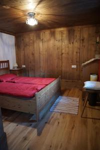 A bed or beds in a room at Klösterle 2018