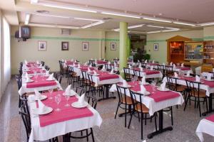 Restaurace v ubytování Hotel Río Cabia