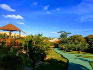 Taman di luar Ap 2/4 na Reserva Imbassaí