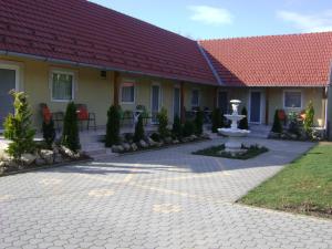 Vonkajšia záhrada v ubytovaní Tünde Apartman