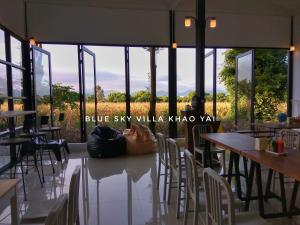 Кът за сядане в Blue Sky Villa Khao Yai