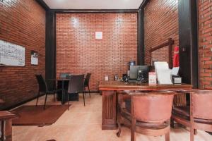 Φωτογραφία από το άλμπουμ του RedDoorz @ Cilandak Timur στην Τζακάρτα