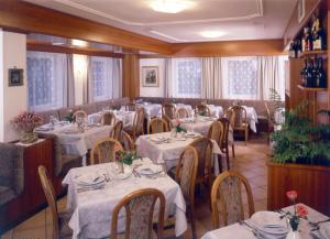 Restoranas ar kita vieta pavalgyti apgyvendinimo įstaigoje Hotel Villa Mozart