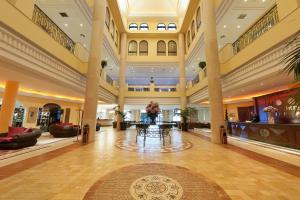 
De lobby of receptie bij Hotel IPV Palace & Spa - Adults Recommended
