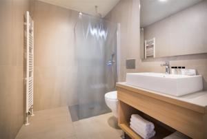 Ein Badezimmer in der Unterkunft Hotel Vinotel Gospoja