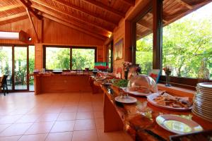 Restaurant o un lloc per menjar a Cirali Armira Bungalow