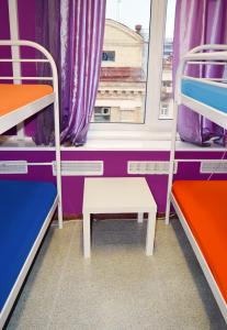 Palanda nebo palandy na pokoji v ubytování City Center Hostel
