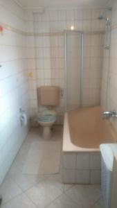 Ferienwohnung St. Wigbert tesisinde bir banyo