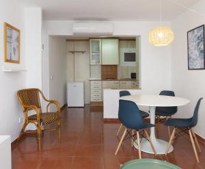 Kuchyň nebo kuchyňský kout v ubytování Apartments Mar de Tossa