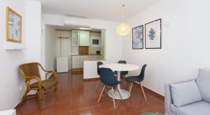 Kuchyň nebo kuchyňský kout v ubytování Apartments Mar de Tossa