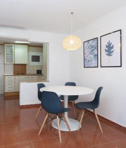 Kuchyň nebo kuchyňský kout v ubytování Apartments Mar de Tossa