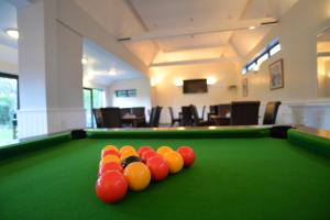 A pool table at Chartridge Lodge 