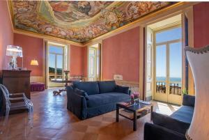 A seating area at Starhost - DIMORA COPETA stunning seaview