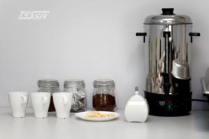 Pokoje Gościnne Tessa的咖啡和沏茶工具