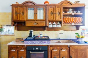 A kitchen or kitchenette at Vista Mare B&B