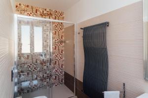 A bathroom at Vista Mare B&B