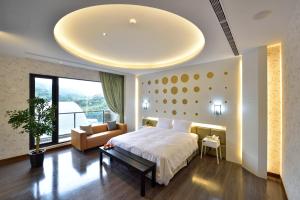 Giường trong phòng chung tại liHotel