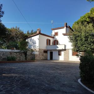 Foto dalla galleria di Villa GREG stupenda location sulla spiaggia con accesso diretto al mare a Terracina