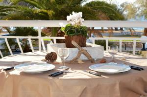 A balcony or terrace at Luxury Beach Apartment in Athens Riviera