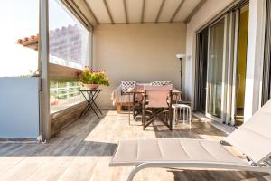 Balkón alebo terasa v ubytovaní Comfy Kourouta Apartment & Suite