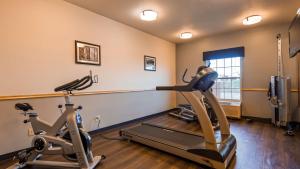 Fitnesscentret og/eller fitnessfaciliteterne på Best Western Woodburn Inn