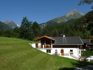 Gallery image of Chalet Alpin in Heiligenblut