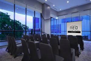 Hotel Neo Gajah Mada Pontianak by ASTON商务区和/或会议室