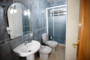 Koupelna v ubytování Tabaiba Sea Views Apartment I + 28 fotografií