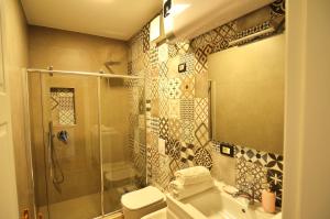 A bathroom at Studio Silva 2 Még 25 kép