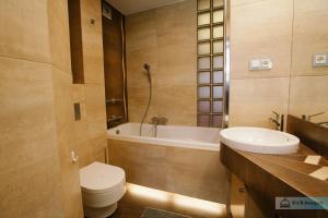 Koupelna v ubytování Warsaw Concierge Koszykowa + 17 fotografií