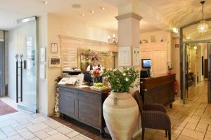 Vstupní hala nebo recepce v ubytování Hotel Hirschen in Freiburg-Lehen