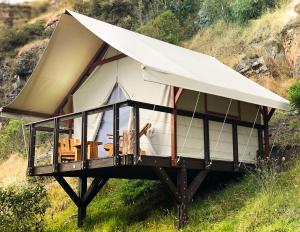 Příroda nedaleko luxury tent
