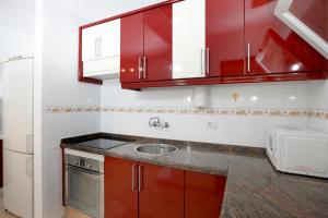 Kuchyňa alebo kuchynka v ubytovaní Tabaiba Sea Views Apartment II