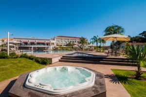 The swimming pool at or close to Wish Foz do Iguaçu