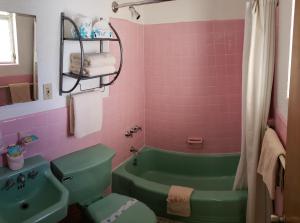 Koupelna v ubytování Caribbean Motel