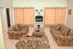 Istumisnurk majutusasutuses Uyuca Vista Family Villa
