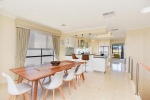 Gallery image of Ocean View Moana - C21 SouthCoast Holidays in Moana