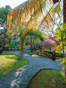 Kebun di luar Rini hotel