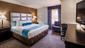 Postel nebo postele na pokoji v ubytování Best Western Webster/NASA